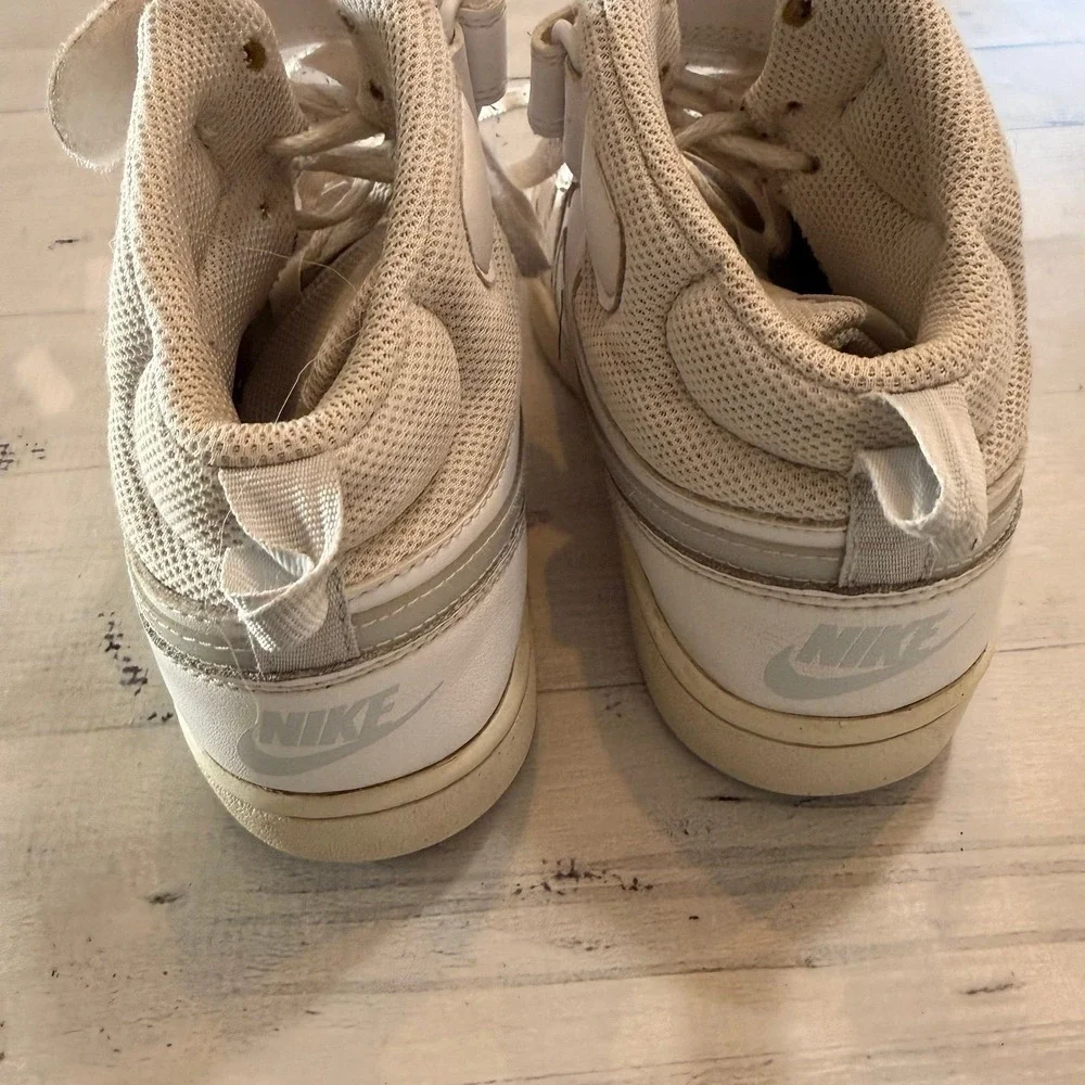 Nike Court Borough Mid 2 Sneakers White Gray big‎ kids youth size 4.5